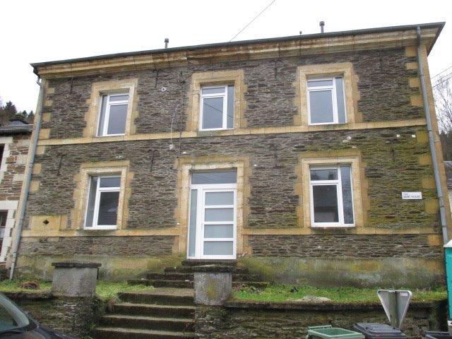 maisons de 2 chambres Place St-Hilaire à Pussemange